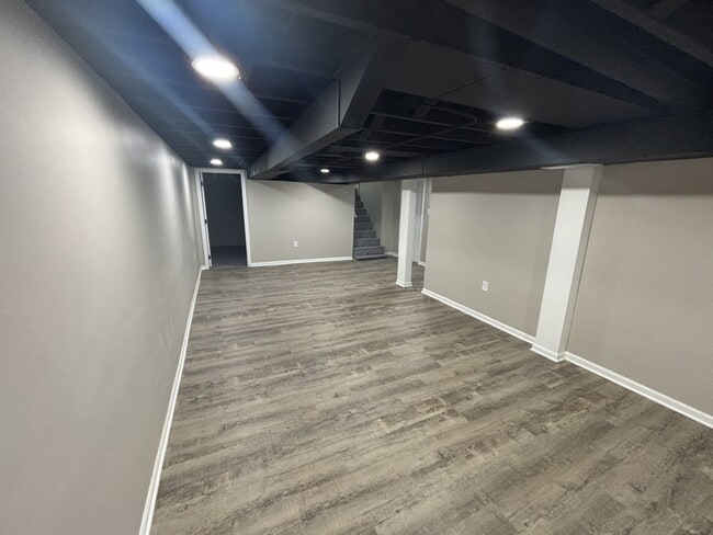 Building Photo - 1058 Baker St