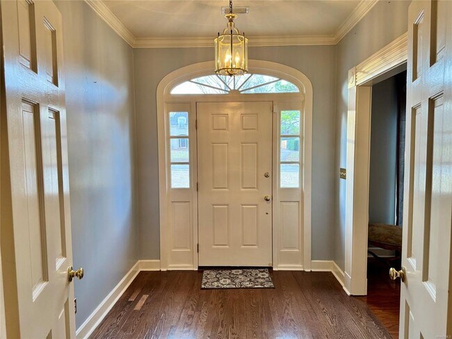 Building Photo - 2630 Aimee Dr