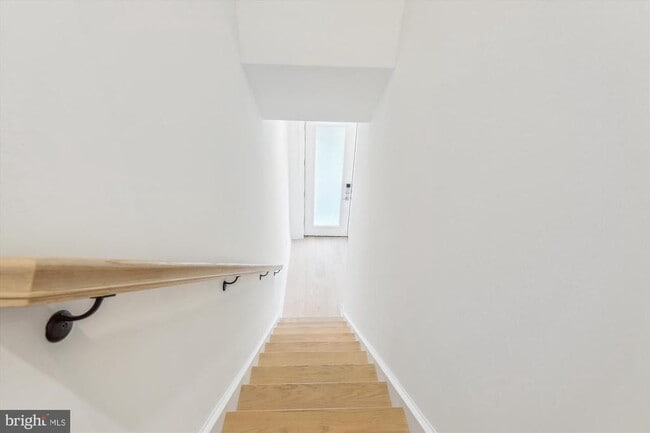 Building Photo - 10113 Dalmatian St
