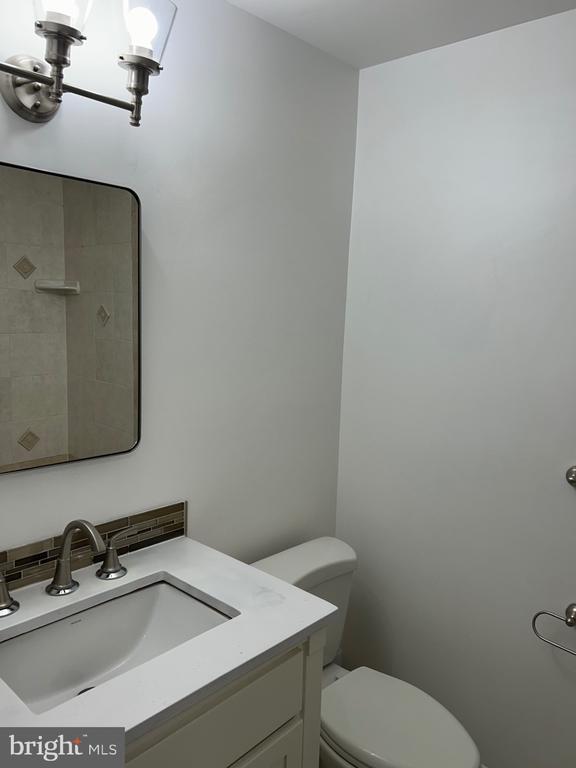 Building Photo - 12405 Hickory Tree Way