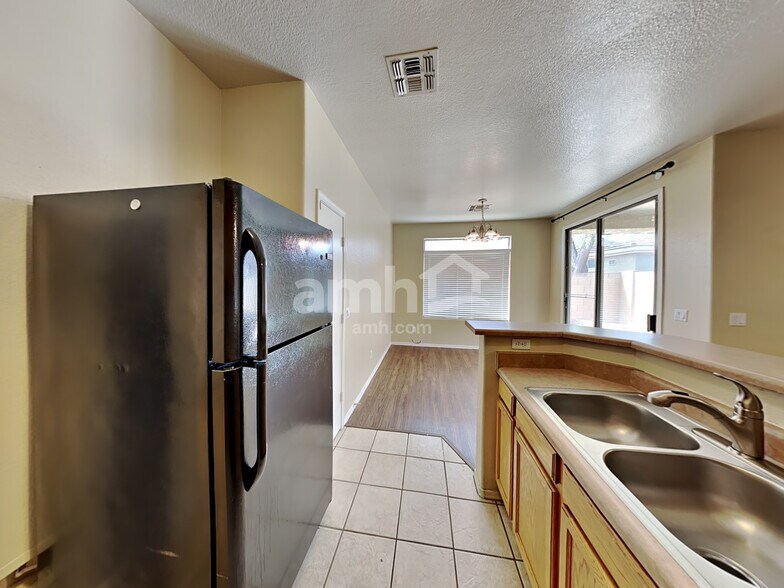 Building Photo - 766 S Jesse St