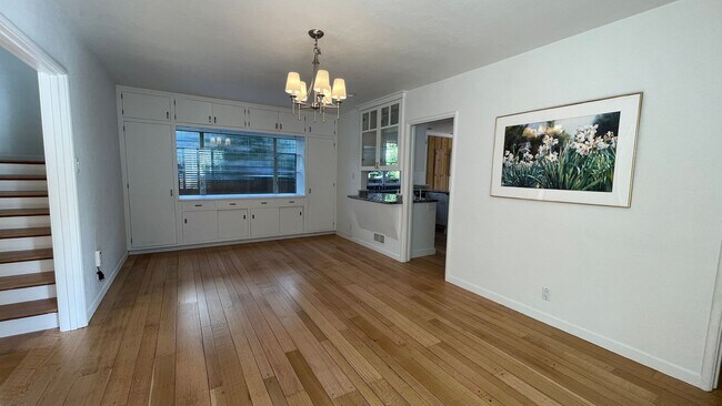 Building Photo - 2962 Gibbons Dr