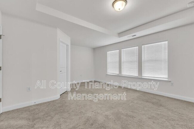 Building Photo - 2103 Nandina Trl
