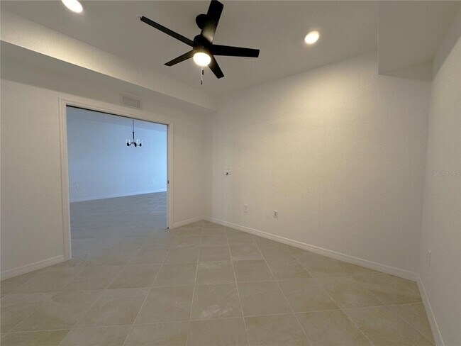 Building Photo - 14231 Heritage Landing Blvd