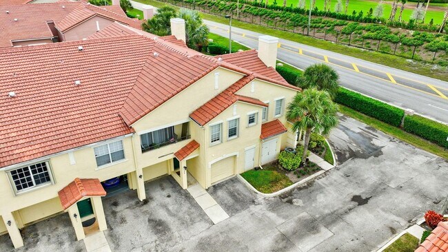 Building Photo - 1207 Belmont Pl