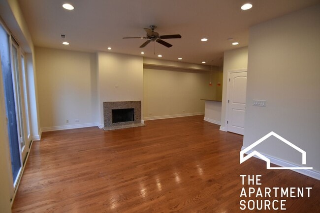 Building Photo - 5140 N Clark St