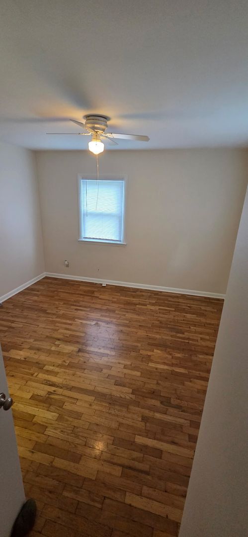 Building Photo - Charming 3 bed 1 Bath