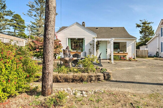 Building Photo - 5010 K Pl