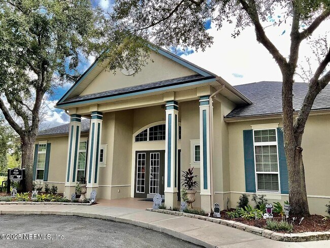 Building Photo - 13703 Richmond Park Dr N