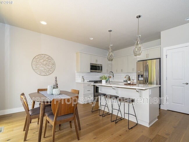 Building Photo - 10909 SW Annand Hill Ct