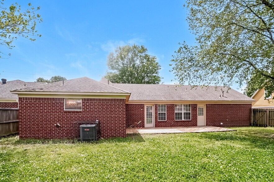 Building Photo - 4078 Shadow Glen Dr
