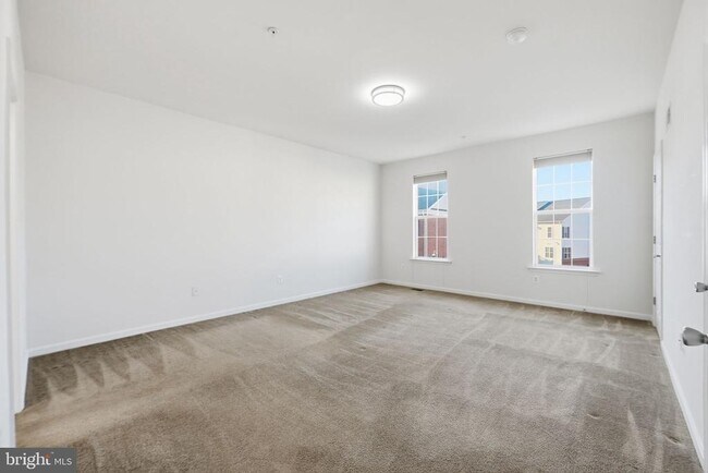 Building Photo - 43849 Kingston Station Terrace