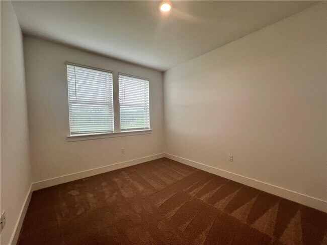Building Photo - 3351 Orwell Wy