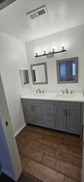 Building Photo - 8405 Pebble Creek Way
