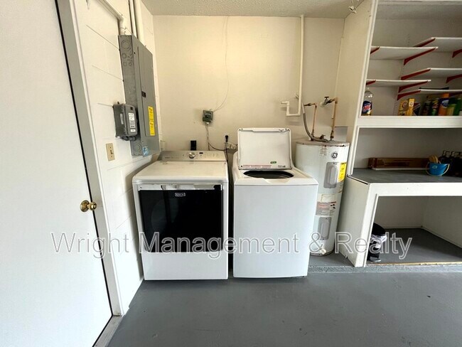 Building Photo - 1403 Stonehaven Way