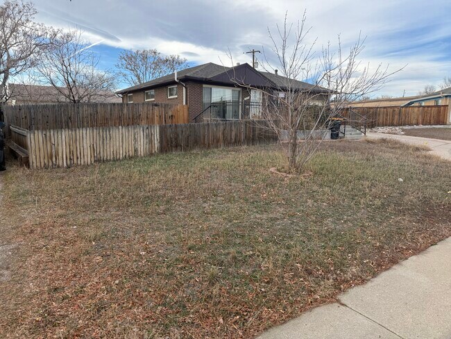 Building Photo - 7225 Inca St