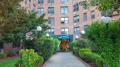 Building Photo - 100-25 Queens Blvd