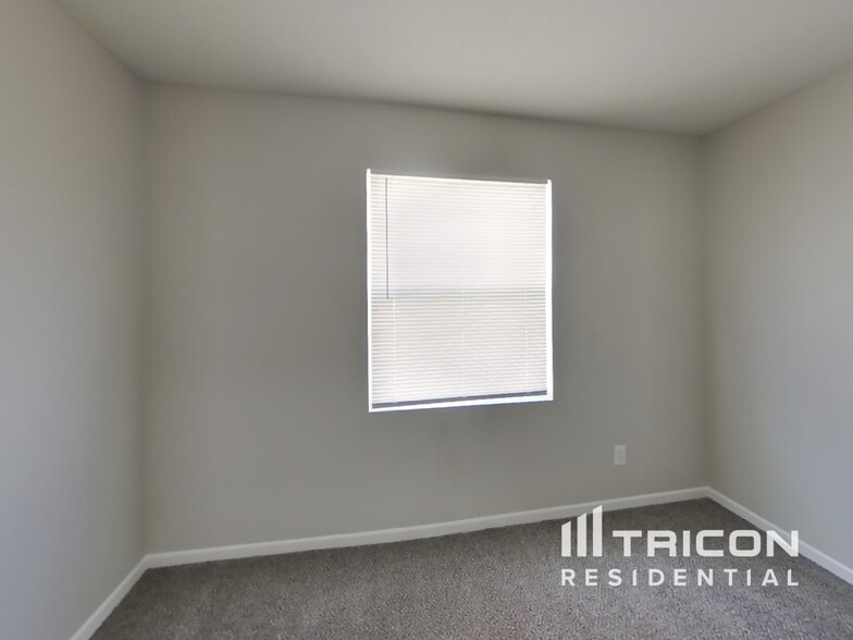 Building Photo - 2869 Ludwig Dr