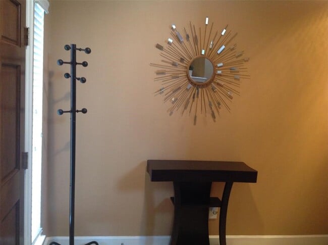 Building Photo - 3735 Main Plaza Dr