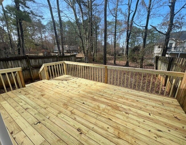 Building Photo - 462 Peachtree Ridge Dr NW