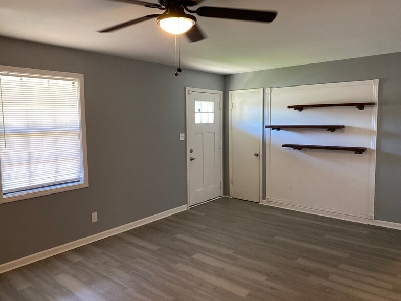 Building Photo - 87 Hillshire Dr