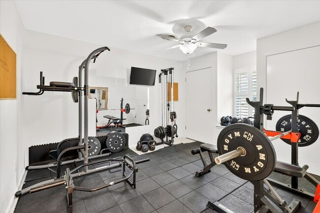 Building Photo - 722 Brock Dr