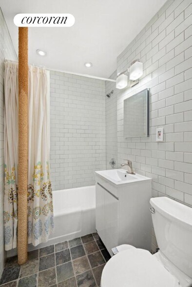 Building Photo - 283 E 4th St