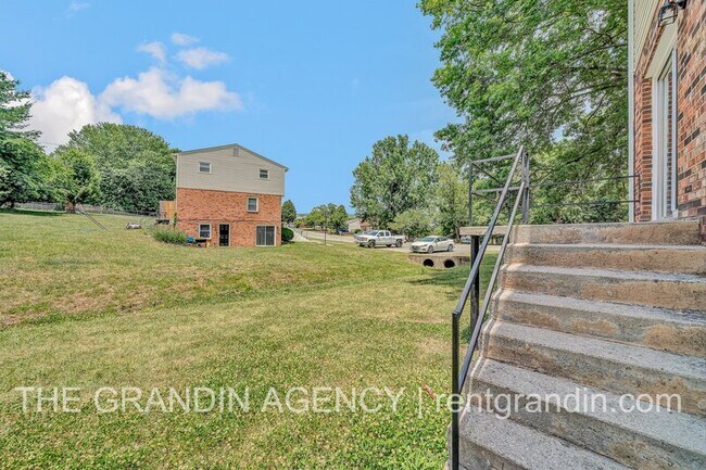 Building Photo - 2153 Mulberry St