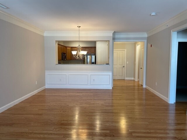 Building Photo - 10 Braemoor Woods Rd