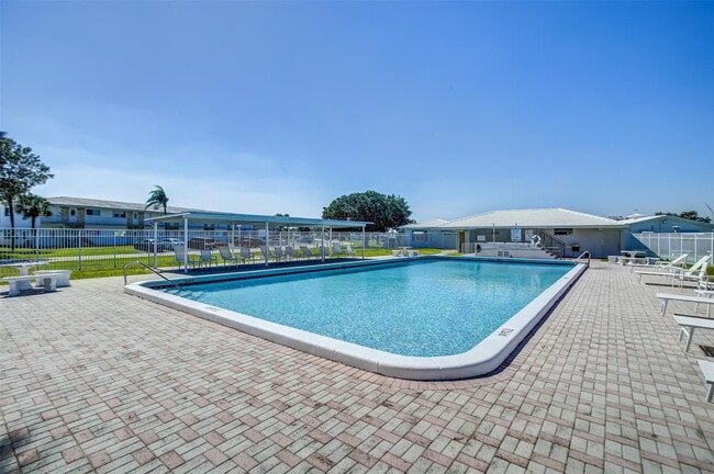 Building Photo - 321 NW 25th Ct