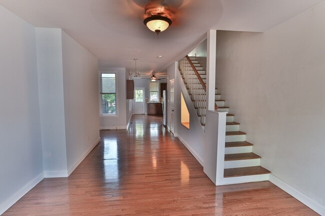 Building Photo - Spacious 3 Bedroom on Harris