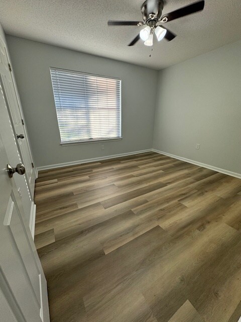 Building Photo - 481 E Victor Hill Rd