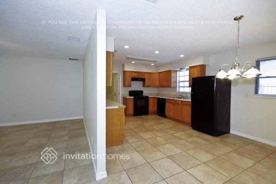 Building Photo - 192 Groveland Farms Rd