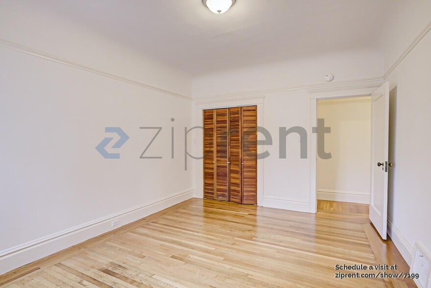 Building Photo - Unit