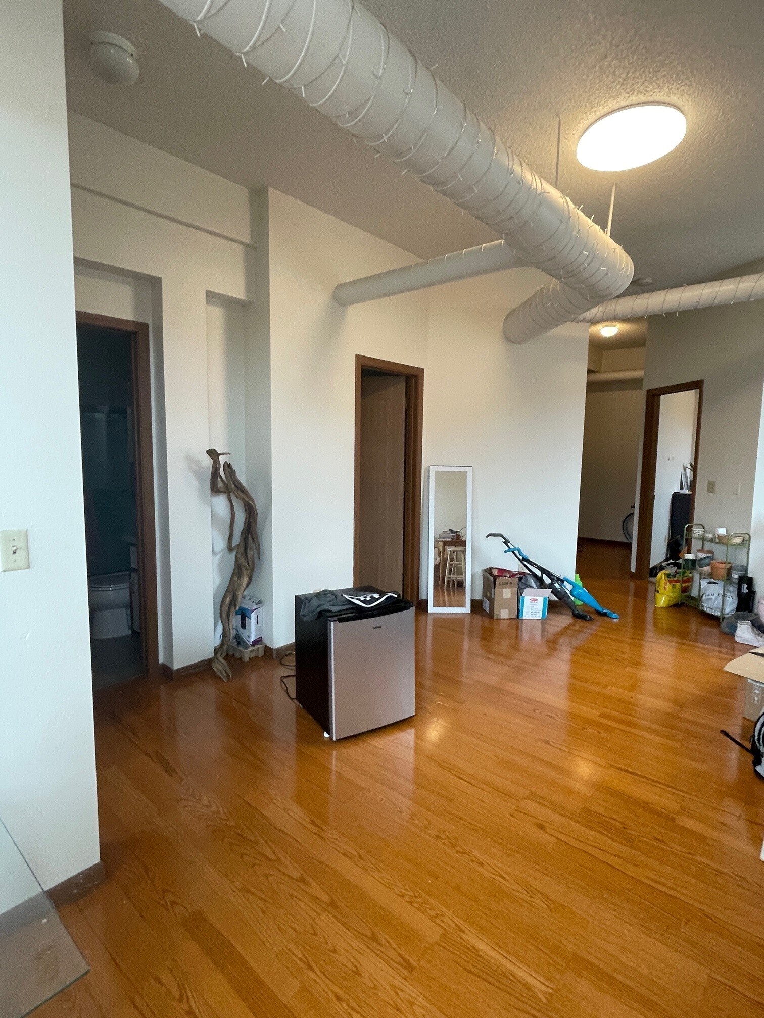 Building Photo - 401 S Gilbert St