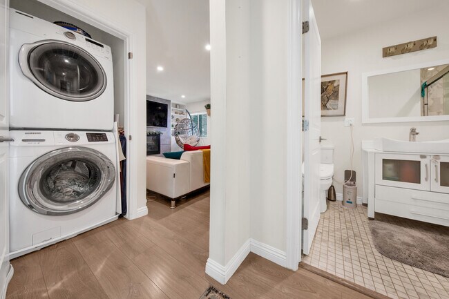 Building Photo - 17969 Collins St