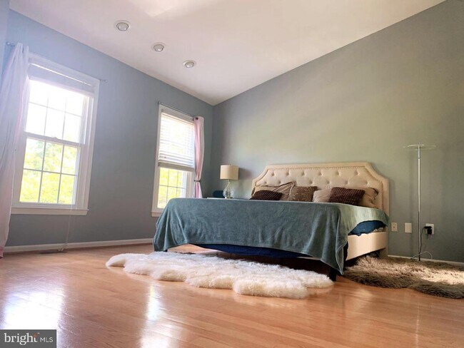 Building Photo - 12304 Quiet Hollow Ct