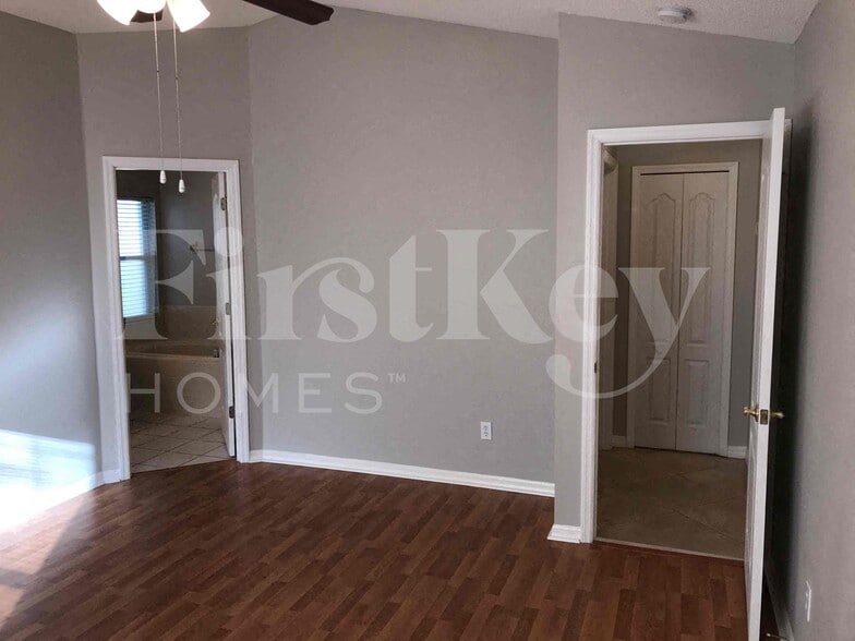 Building Photo - 1550 Golfside Village Blvd