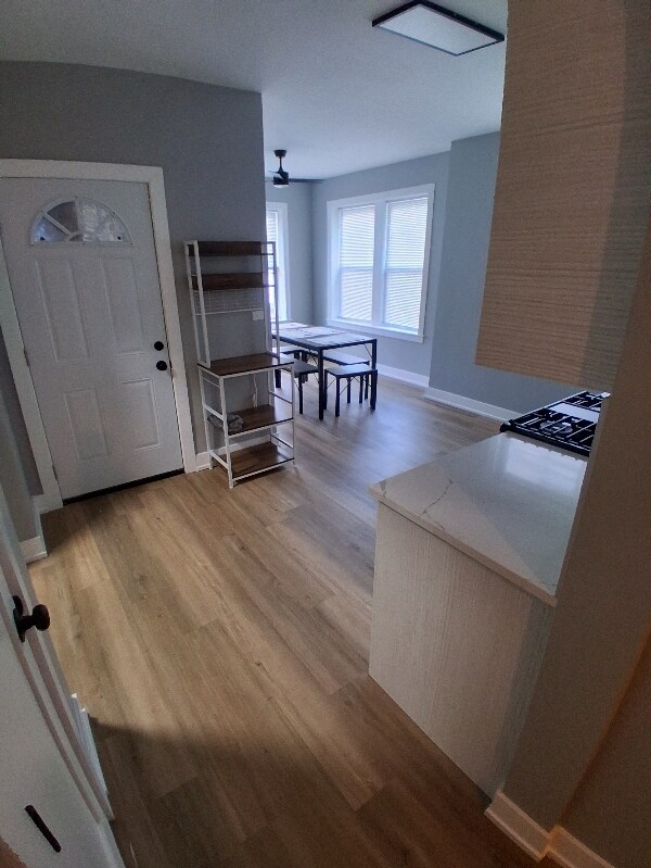 Building Photo - 3420 W Dickens Ave