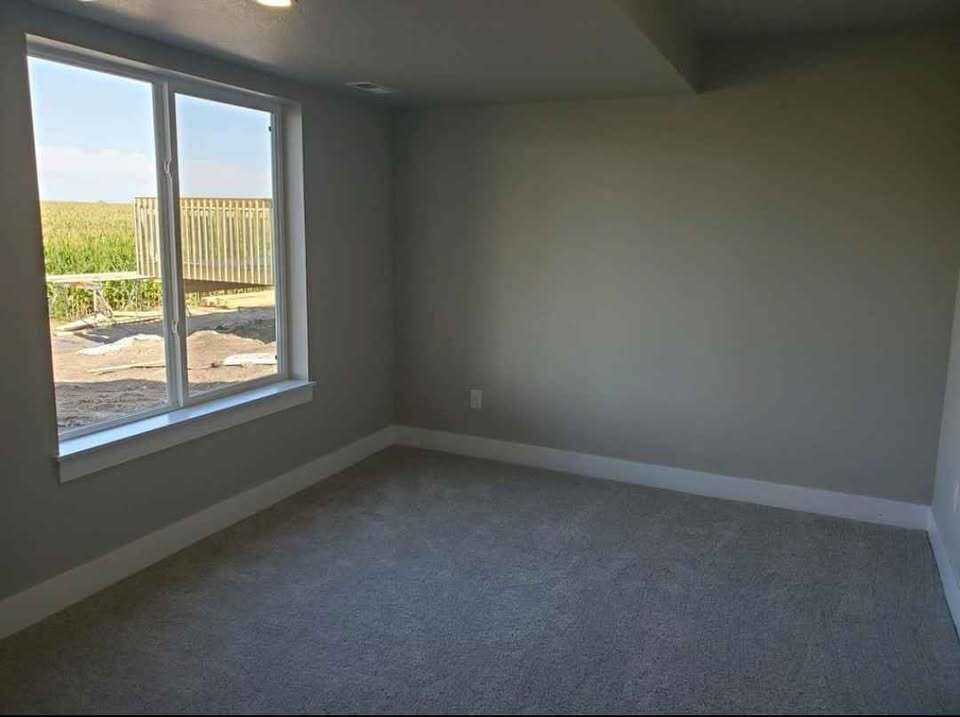 Building Photo - 312 NE Whitetail Dr