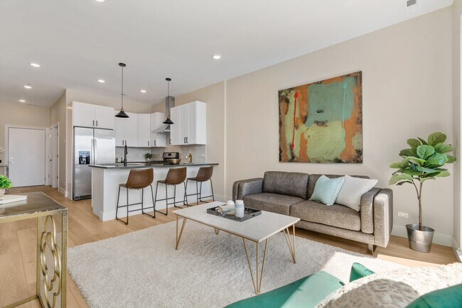 Building Photo - 1646 W Belmont Ave