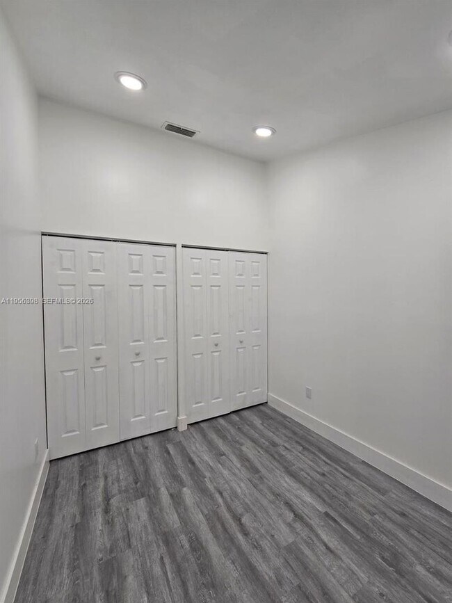 Building Photo - 1120 Parkside Green Dr