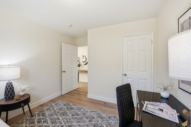 Building Photo - 4498 Ladner St