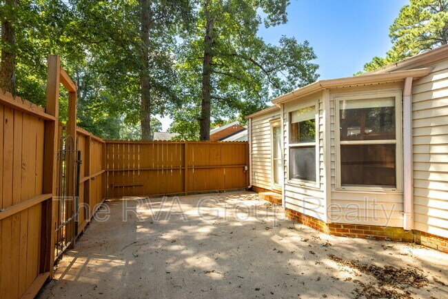 Building Photo - 13141 Overhill Dr
