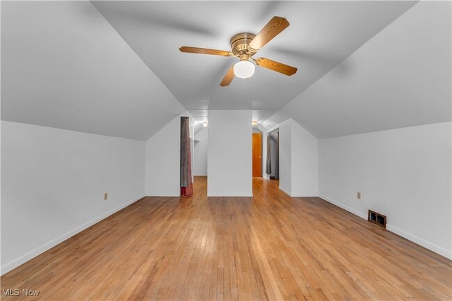 Building Photo - 25731 Farringdon Ave