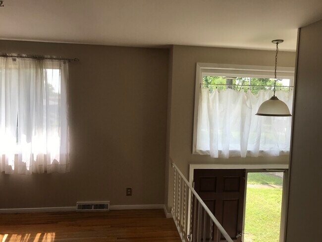 Building Photo - 3549 Rocky Hill Ter