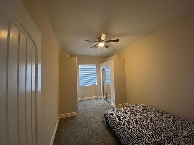 Building Photo - 3528 N Val Vista Rd