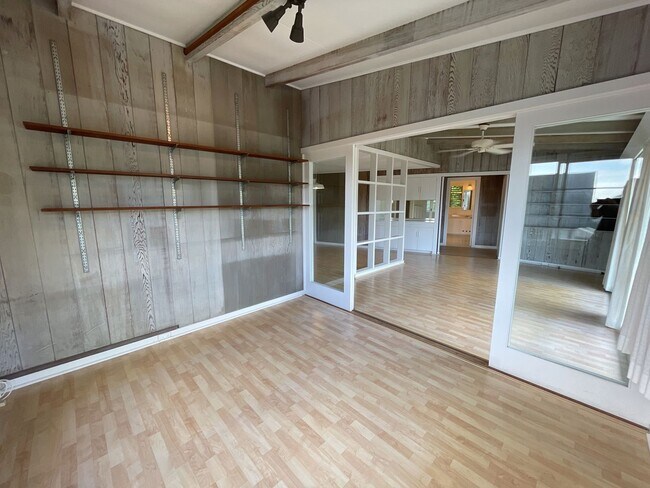 Building Photo - N116ach (REOM)