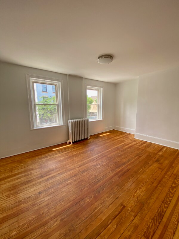 Building Photo - 358 Warren St