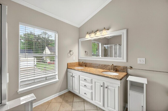 Building Photo - 5409 Dwight Dr